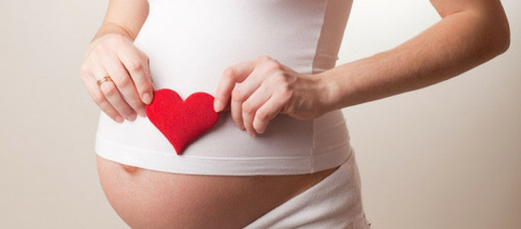 Tenere sotto controllo il colesterolo alto in gravidanza: alimentazione sana e moderata attività fisica